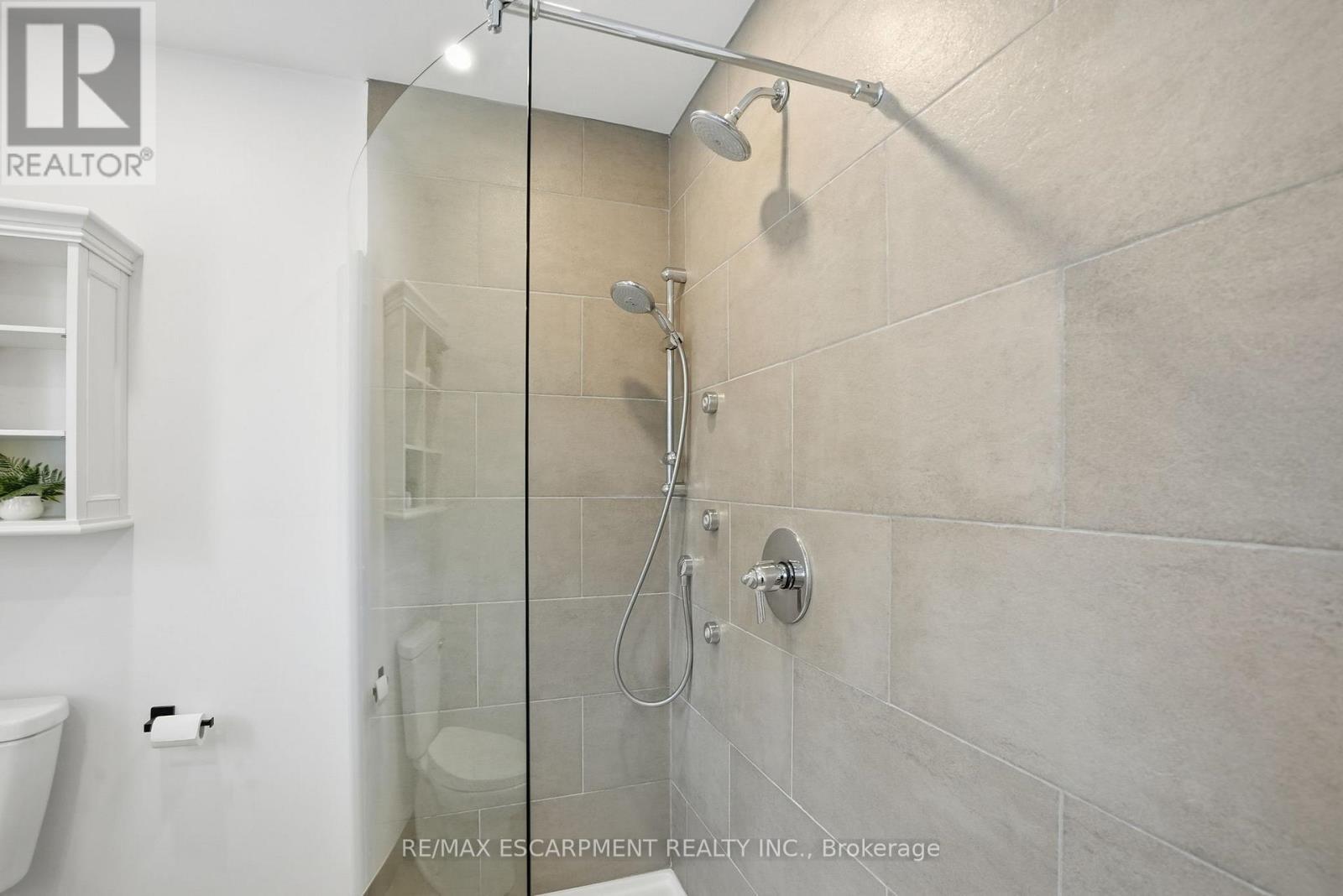 92 Wanita Road, Mississauga, ON - Indoor Photo Showing Bathroom