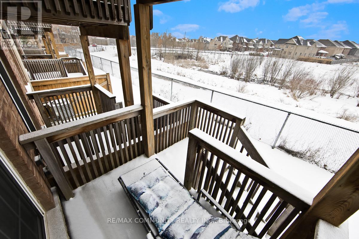 2462 Bromus Path, Oshawa, ON - Outdoor