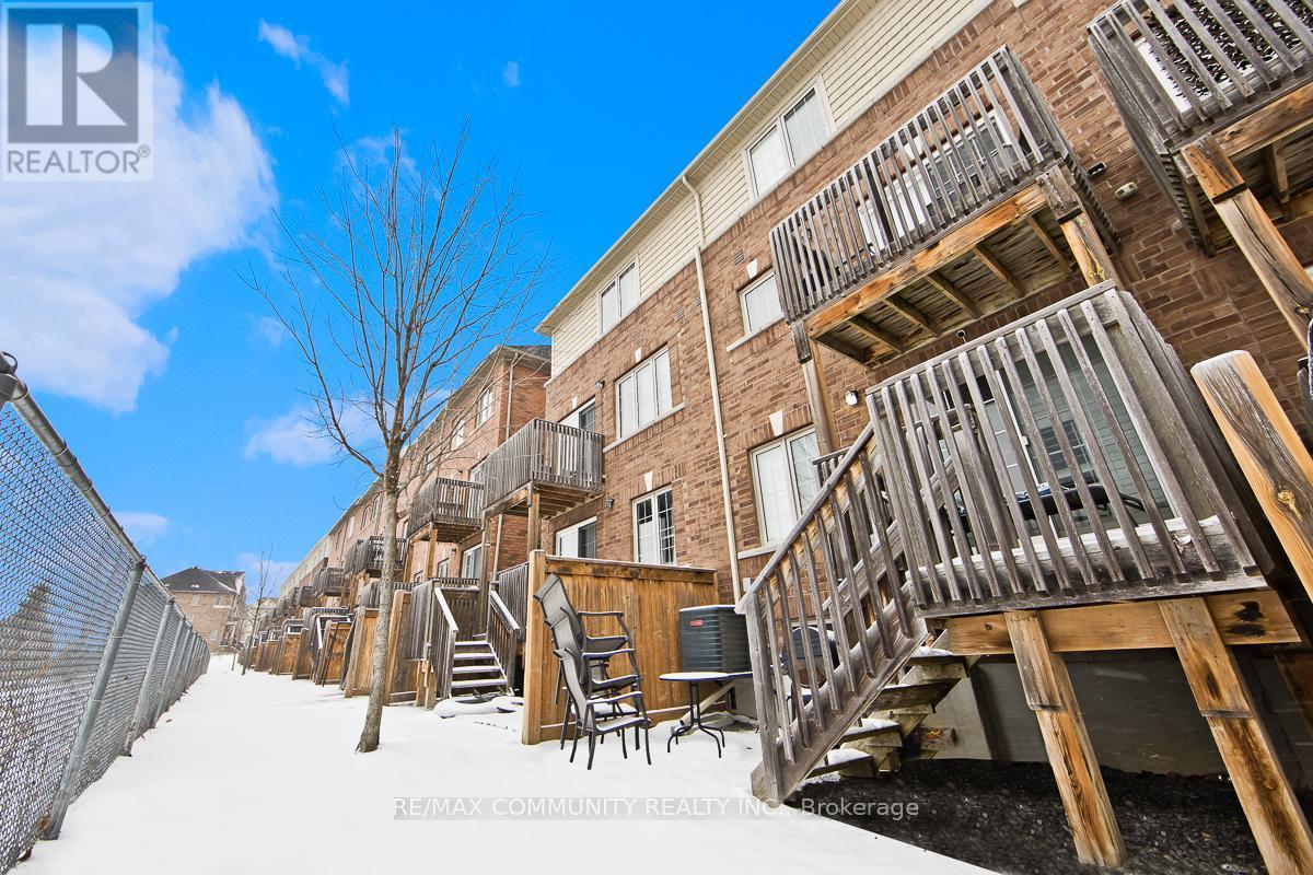 2462 Bromus Path, Oshawa, ON - Outdoor