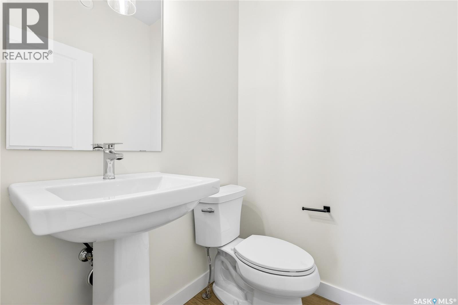 283 Nazarali Way, Saskatoon, SK - Indoor Photo Showing Bathroom