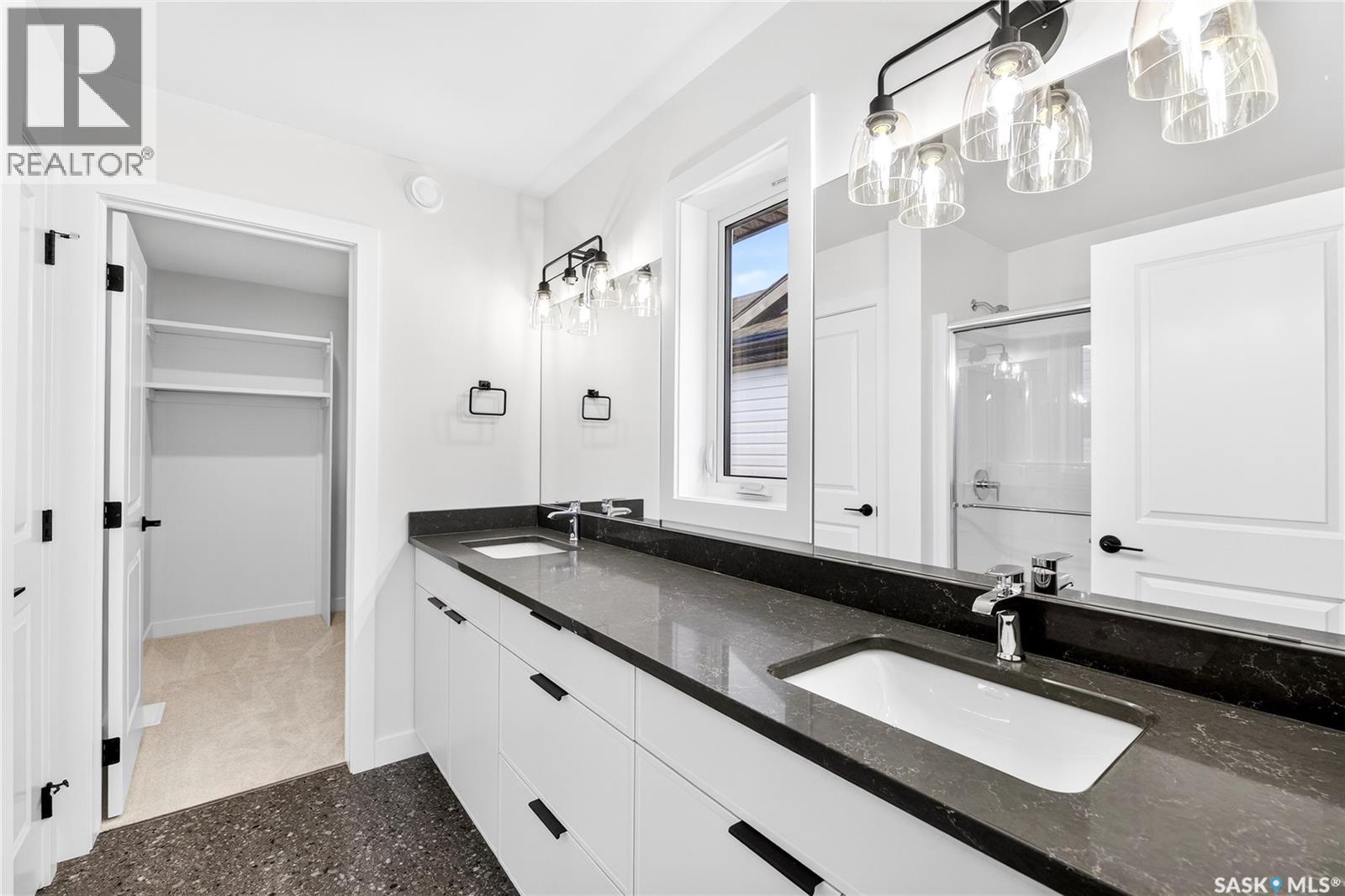 283 Nazarali Way, Saskatoon, SK - Indoor Photo Showing Bathroom