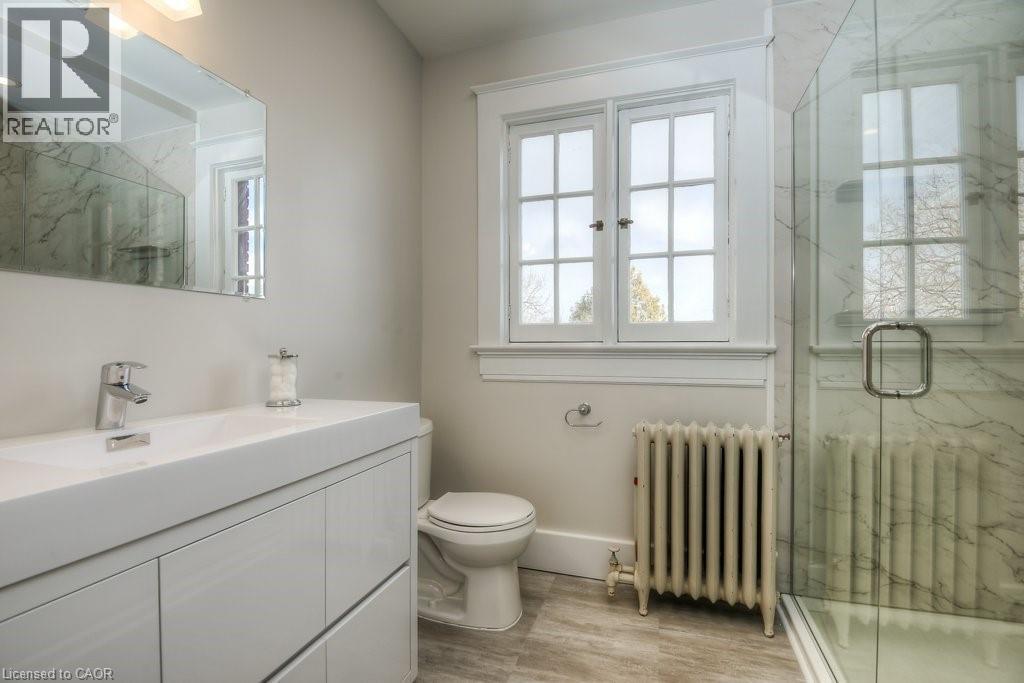 Unit A main Bath - 54 Park Street, Kitchener, ON - Indoor Photo Showing Bathroom