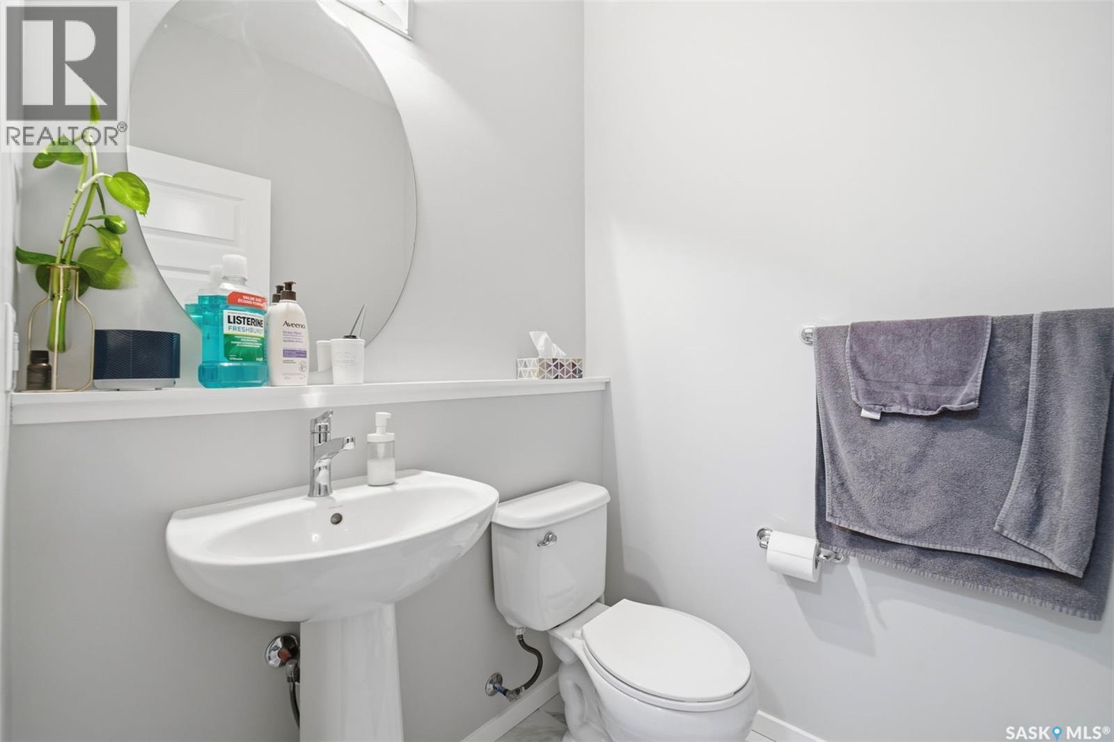 394 Hassard Close, Saskatoon, SK - Indoor Photo Showing Bathroom