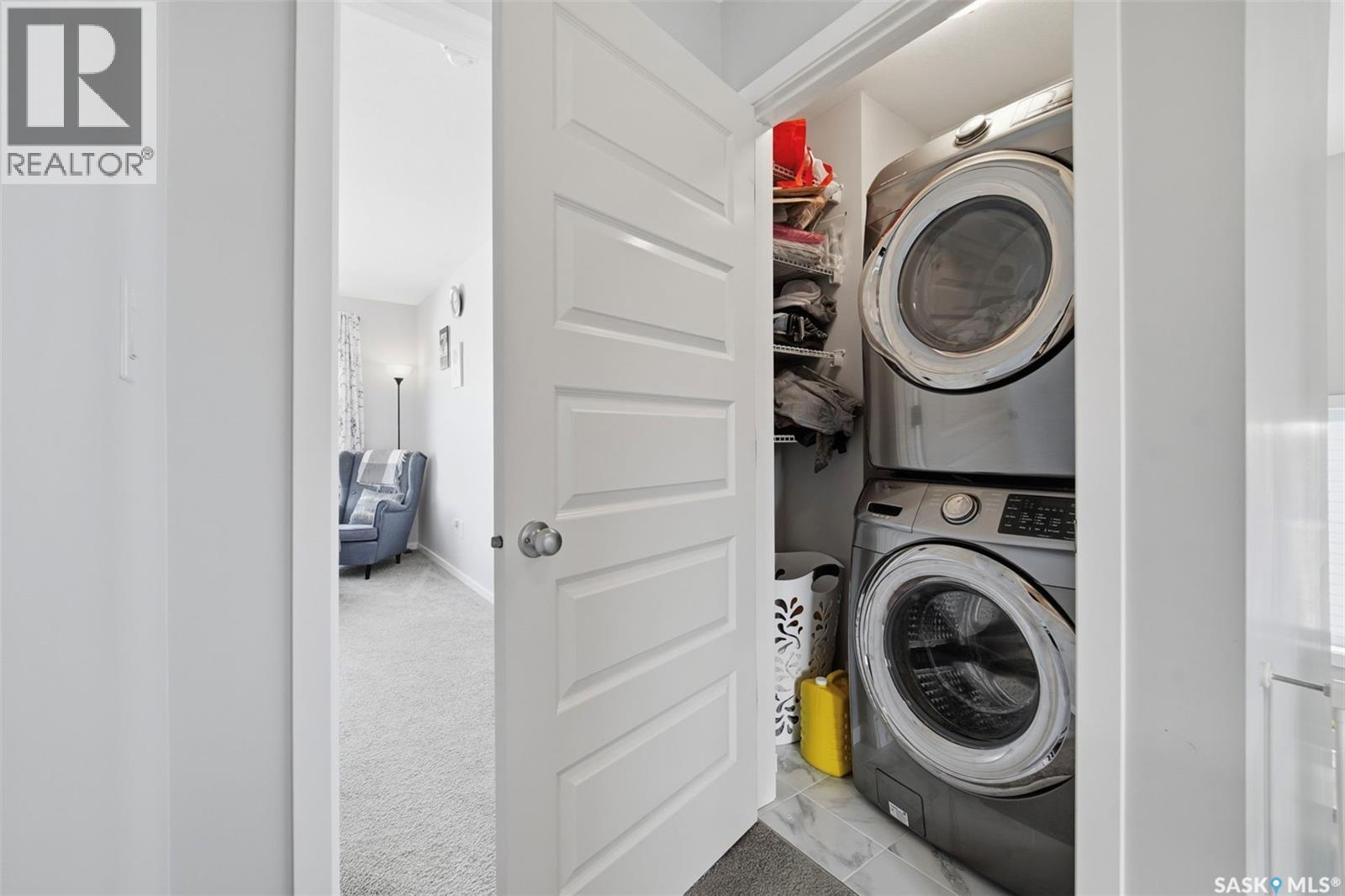 394 Hassard Close, Saskatoon, SK - Indoor Photo Showing Laundry Room