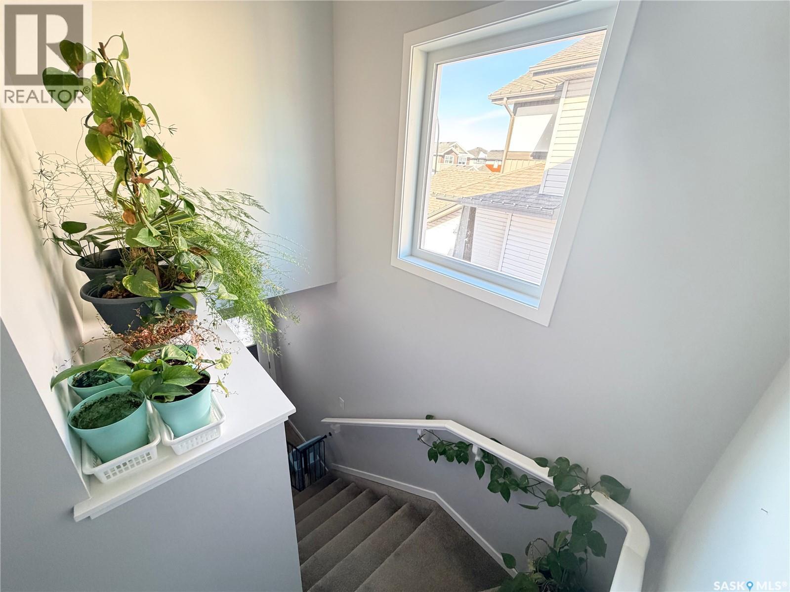 394 Hassard Close, Saskatoon, SK - Indoor Photo Showing Other Room