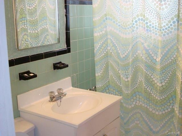 Bathroom - 8392 Rue Centrale, Montréal (Lasalle), QC - Indoor Photo Showing Bathroom