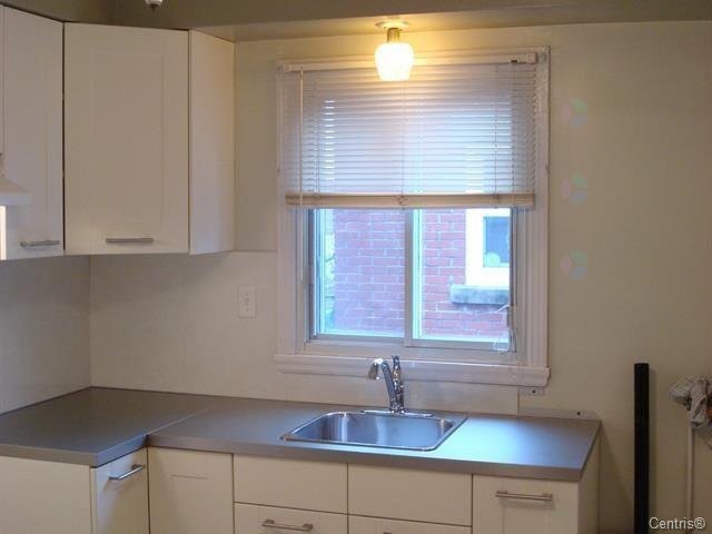 Kitchen - 8392 Rue Centrale, Montréal (Lasalle), QC - Indoor Photo Showing Kitchen