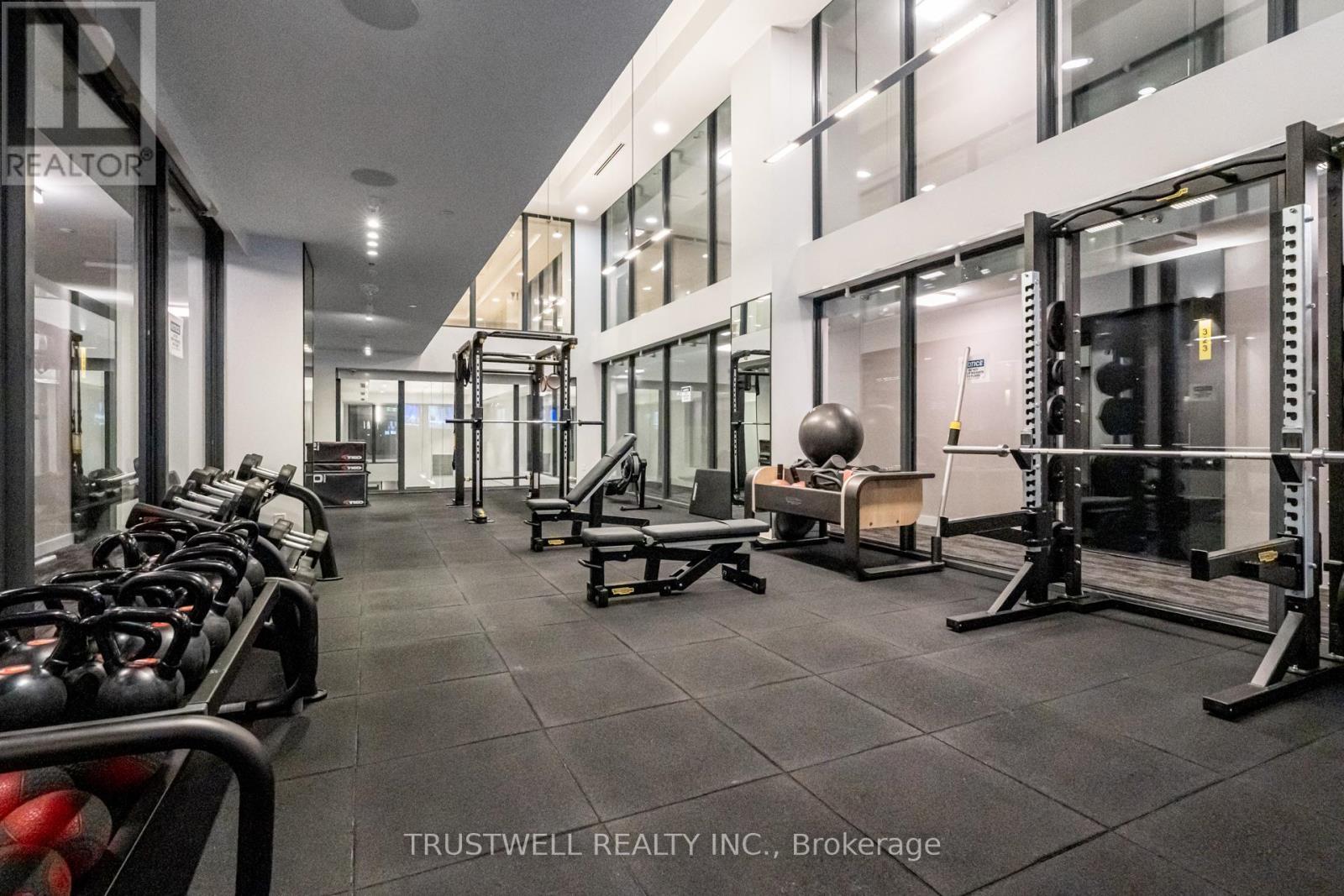 1004 - 158 Front Street E, Toronto, ON - Indoor Photo Showing Gym Room
