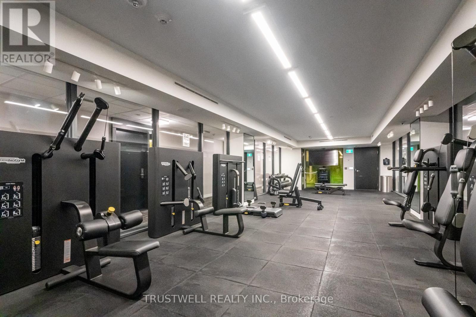 1004 - 158 Front Street E, Toronto, ON - Indoor Photo Showing Gym Room