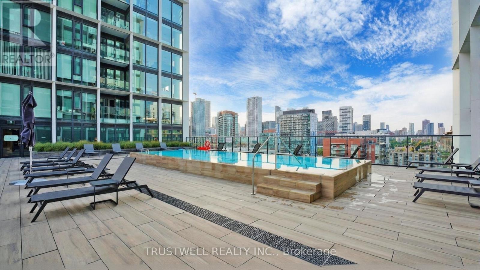 1004 - 158 Front Street E, Toronto, ON - Outdoor