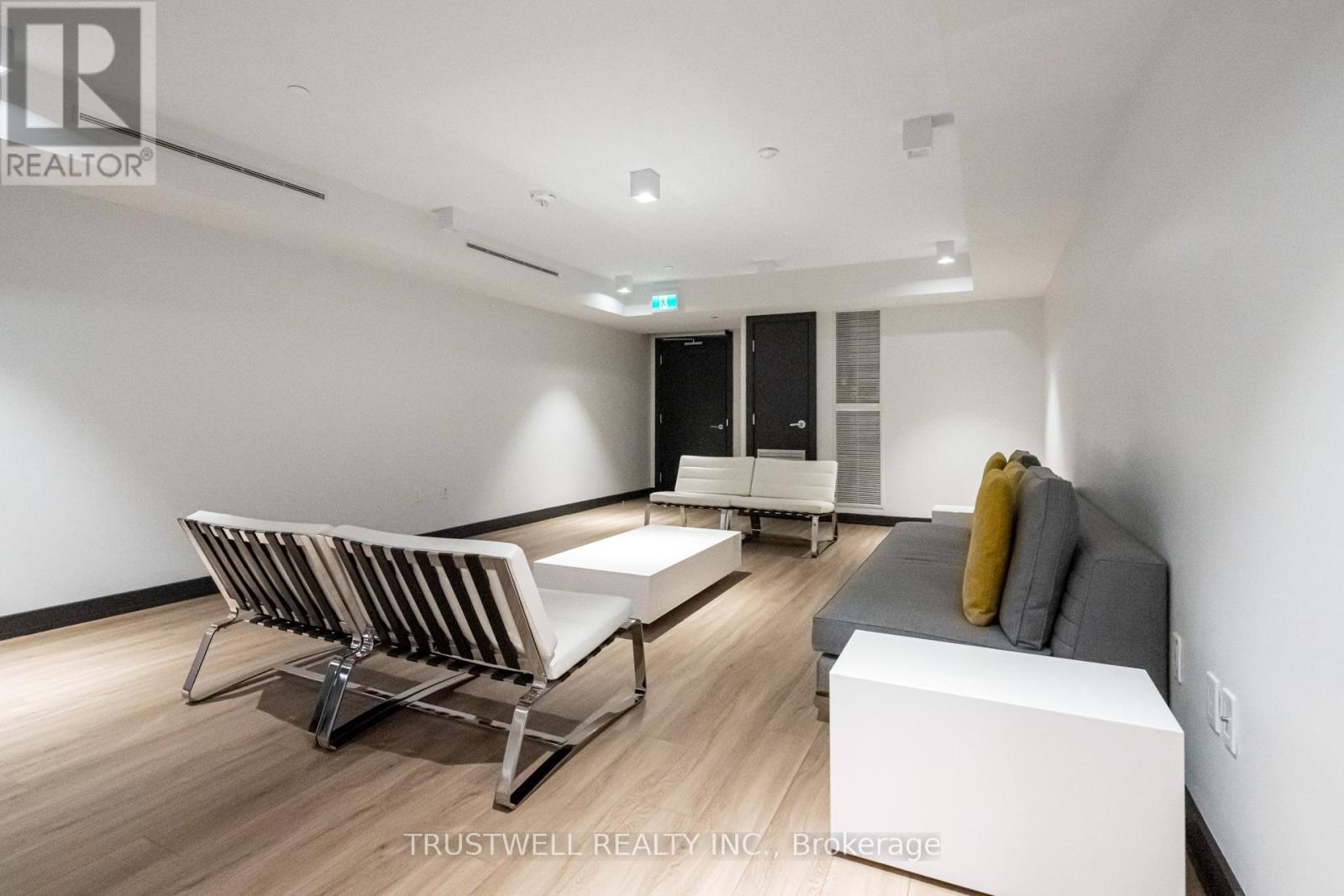 1004 - 158 Front Street E, Toronto, ON - Indoor Photo Showing Other Room