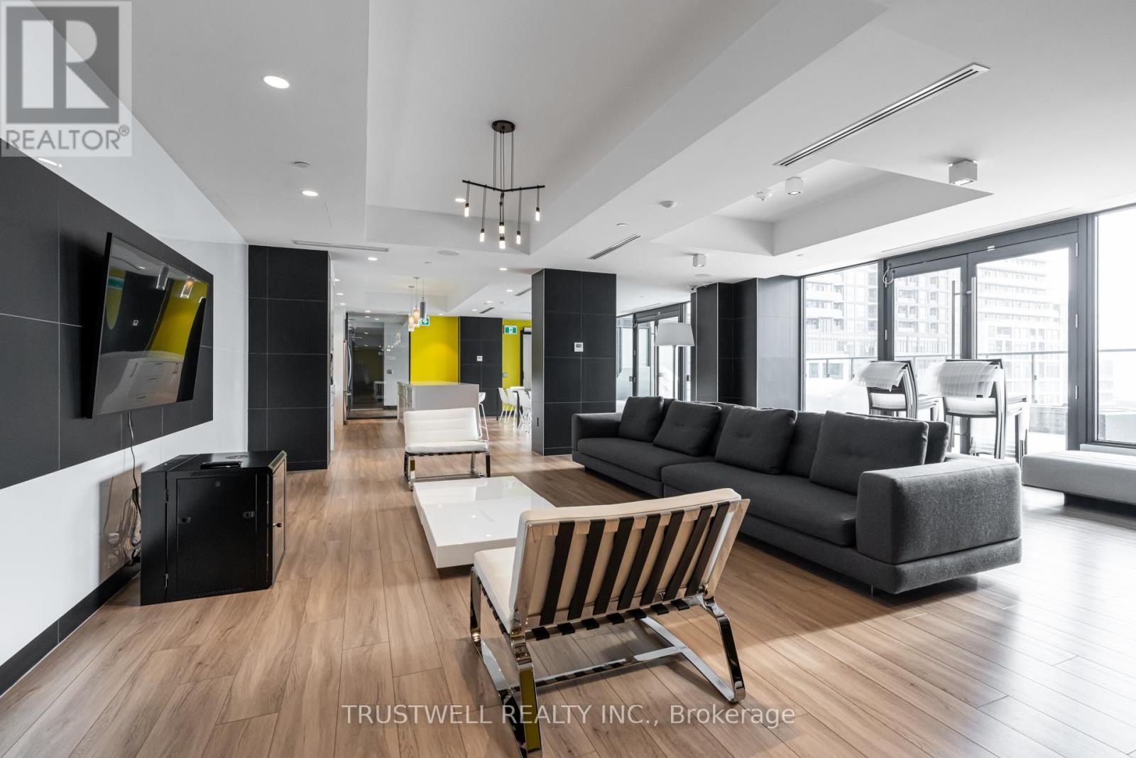 1004 - 158 Front Street E, Toronto, ON - Indoor Photo Showing Living Room