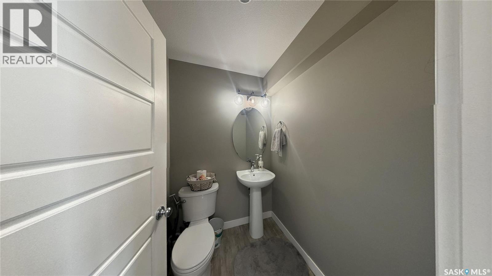 236 Barrett Street, Saskatoon, SK - Indoor