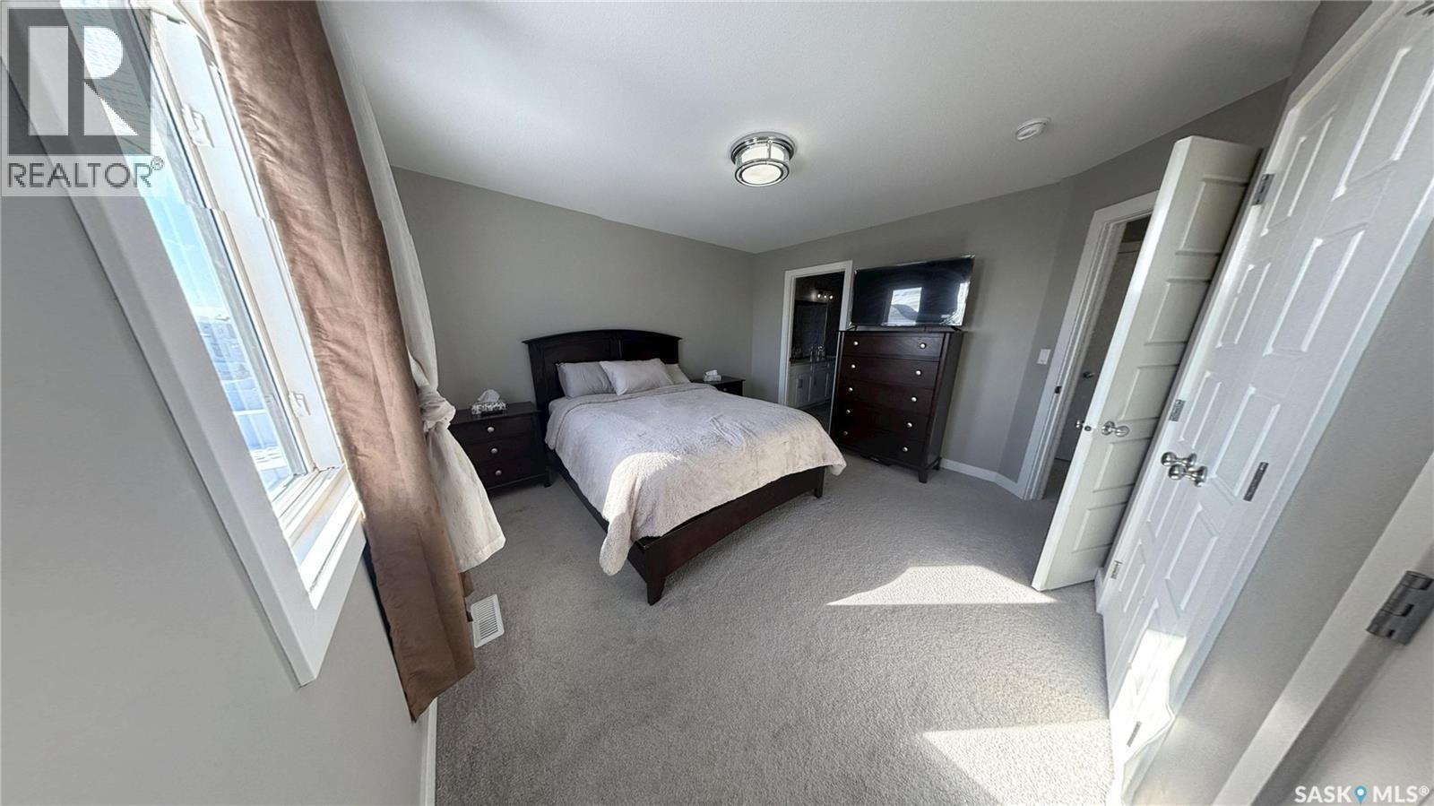 236 Barrett Street, Saskatoon, SK - Indoor Photo Showing Bedroom
