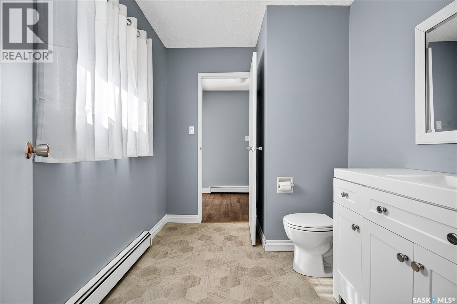 19 Buttercup Crescent Nw, Moose Jaw, SK - Indoor Photo Showing Bathroom