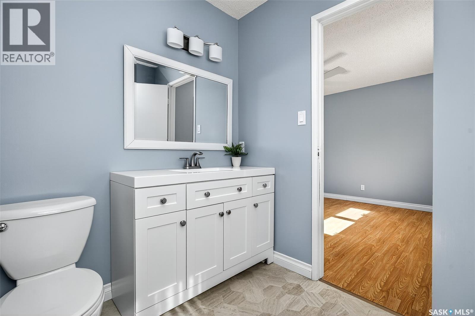19 Buttercup Crescent Nw, Moose Jaw, SK - Indoor Photo Showing Bathroom