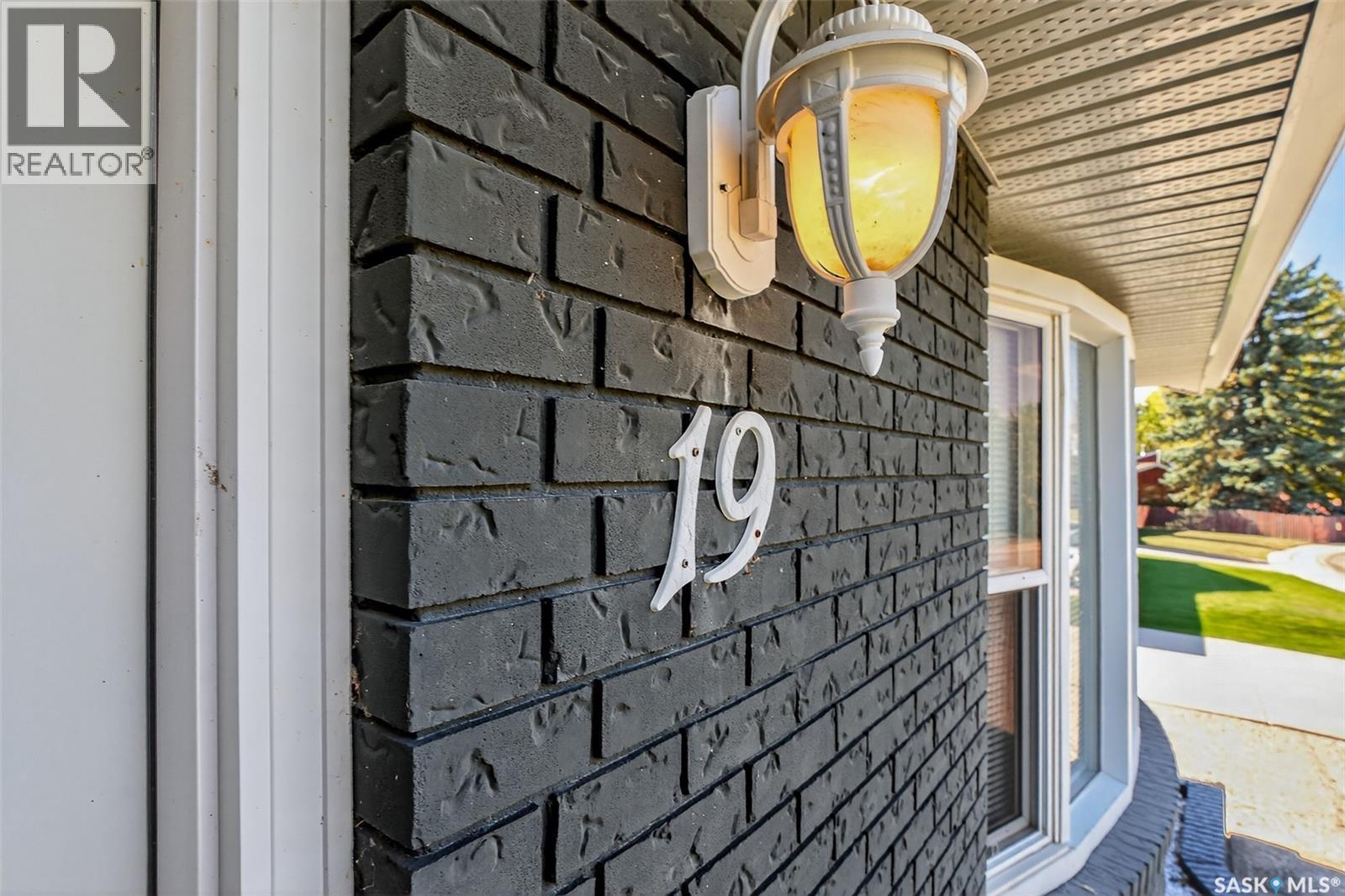 19 Buttercup Crescent Nw, Moose Jaw, SK - Outdoor