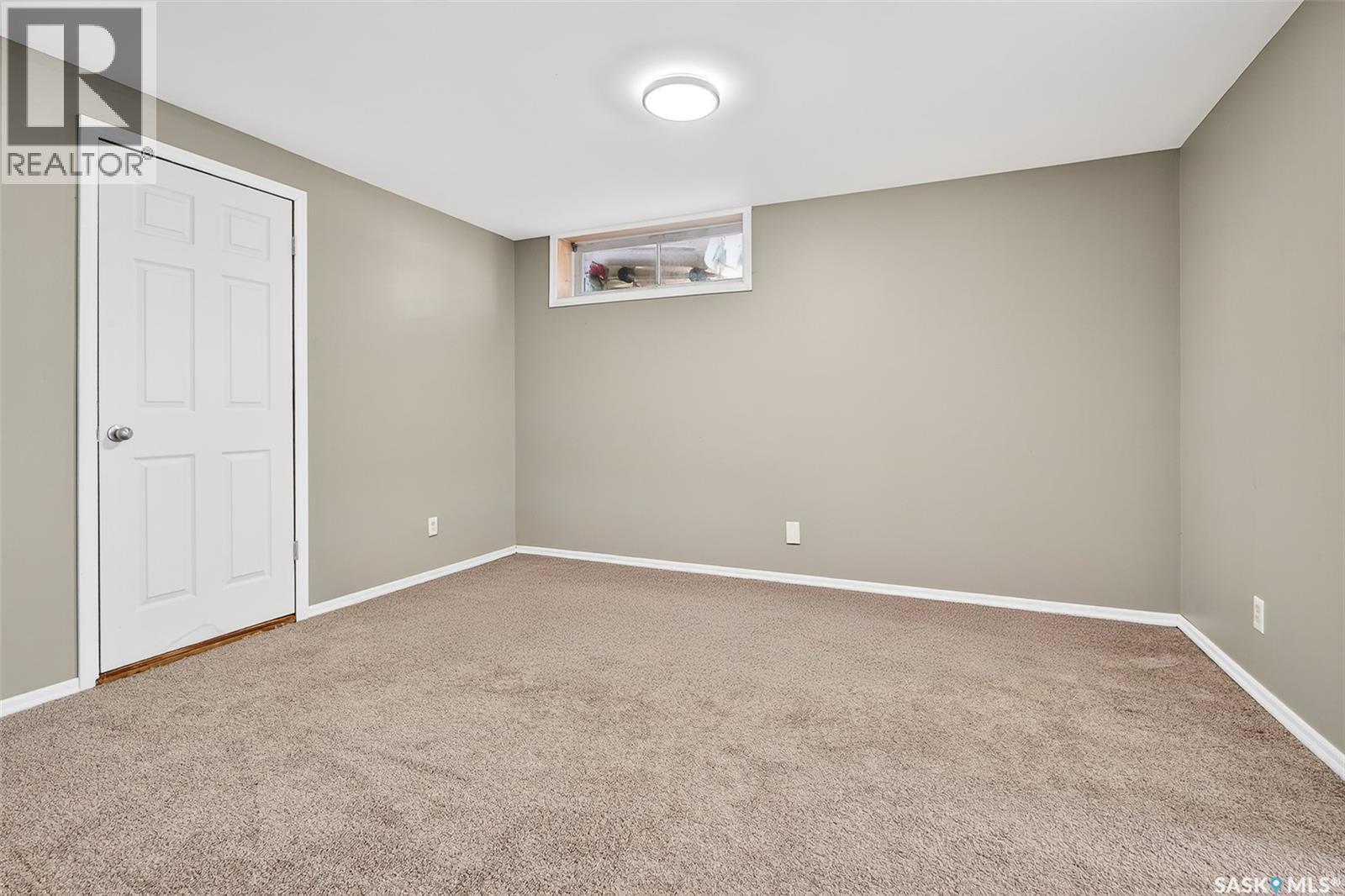 19 Buttercup Crescent Nw, Moose Jaw, SK - Indoor Photo Showing Other Room