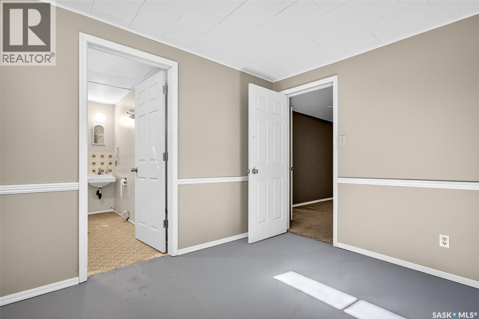 19 Buttercup Crescent Nw, Moose Jaw, SK - Indoor Photo Showing Other Room