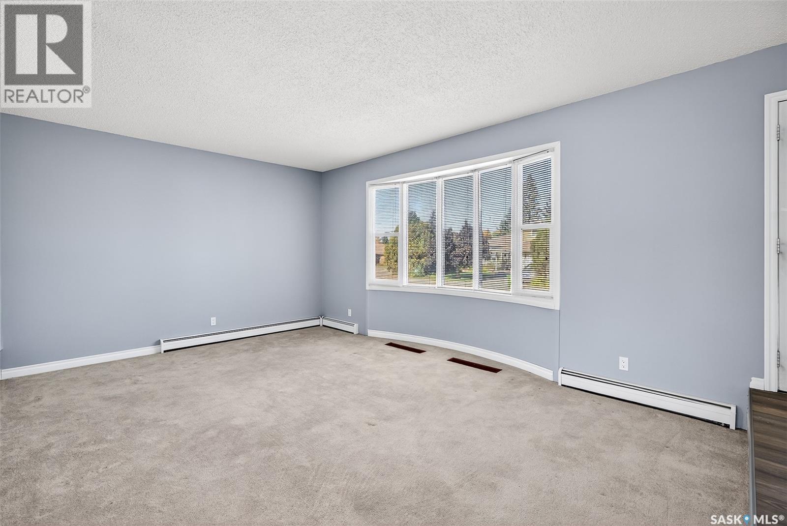 19 Buttercup Crescent Nw, Moose Jaw, SK - Indoor Photo Showing Other Room