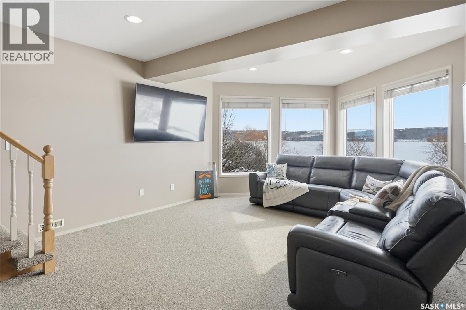 9 Pelican Pass, Thode, SK - Indoor Photo Showing Living Room