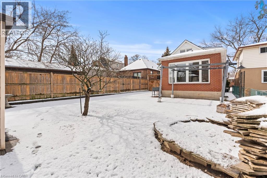 15 Millen Avenue, Hamilton, ON - Outdoor