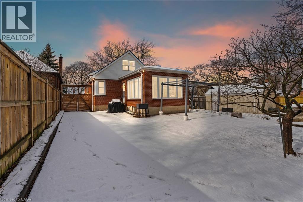 15 Millen Avenue, Hamilton, ON - Outdoor