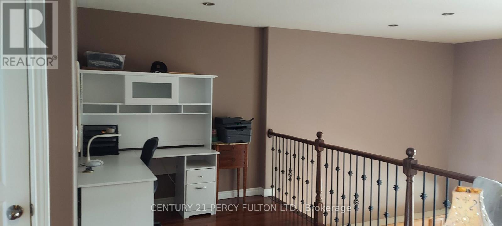 4051 Medland Drive, Burlington, ON - Indoor