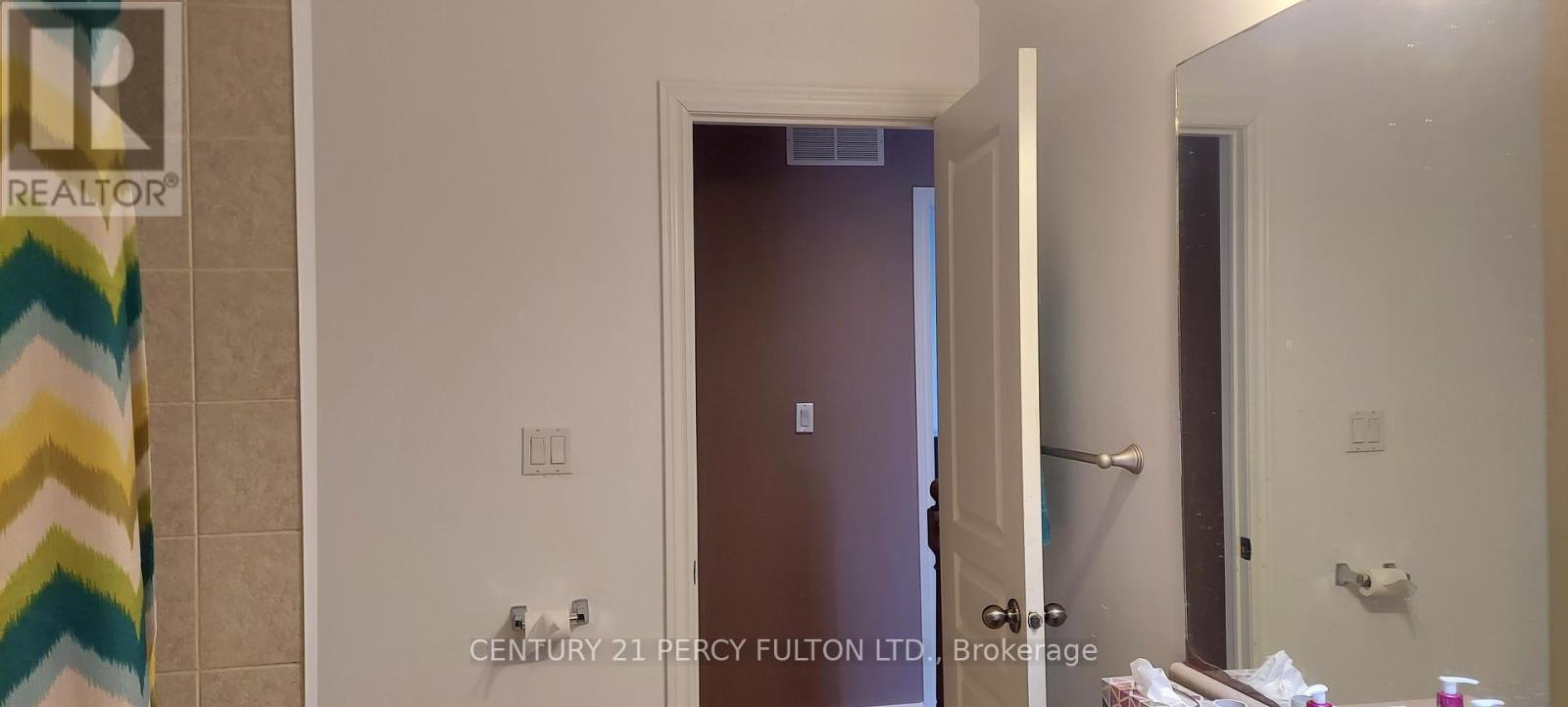 4051 Medland Drive, Burlington, ON - Indoor