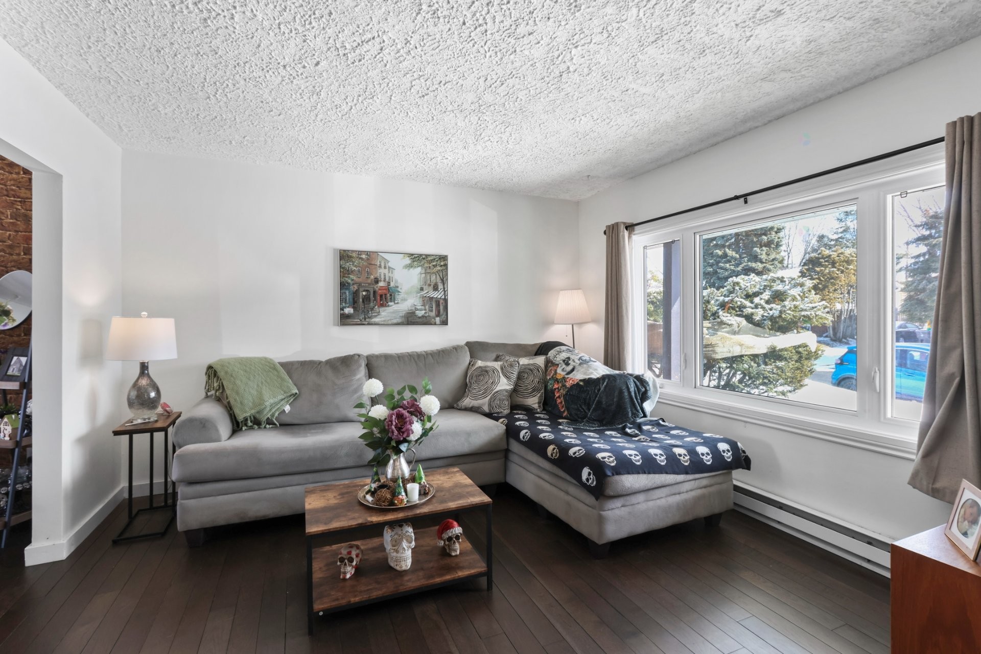 Salon - 361 Rue Grilli, Pincourt, QC - Indoor Photo Showing Living Room