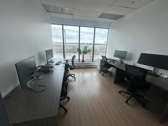 Bureau - Unit-B-8300 Rue St-Patrick, Montréal (Lasalle), QC - Indoor Photo Showing Office