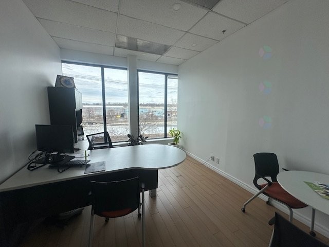 Bureau - Unit-B-8300 Rue St-Patrick, Montréal (Lasalle), QC - Indoor Photo Showing Office