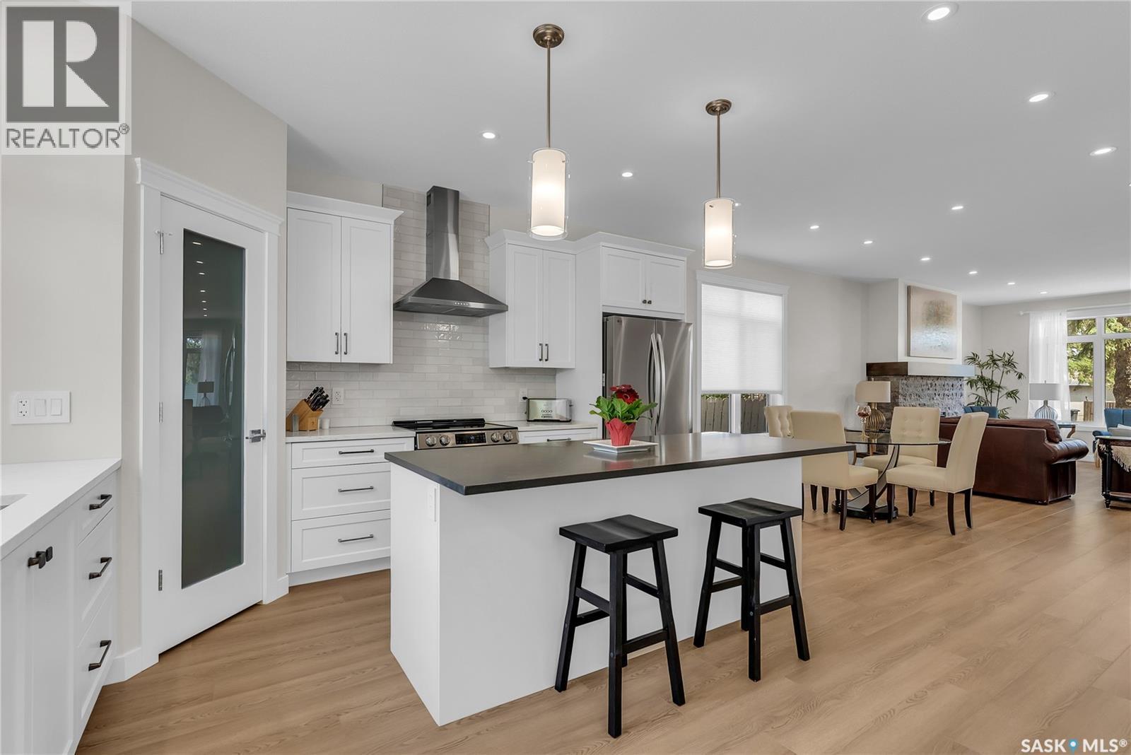 1601B 9Th Avenue N, Saskatoon, SK - Indoor Photo Showing Kitchen With Upgraded Kitchen