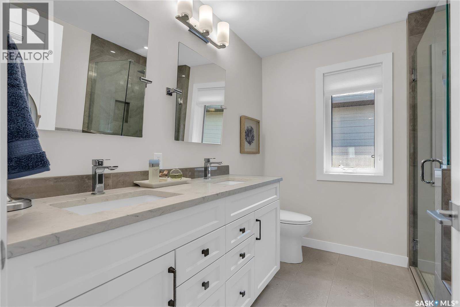 1601B 9Th Avenue N, Saskatoon, SK - Indoor Photo Showing Bathroom