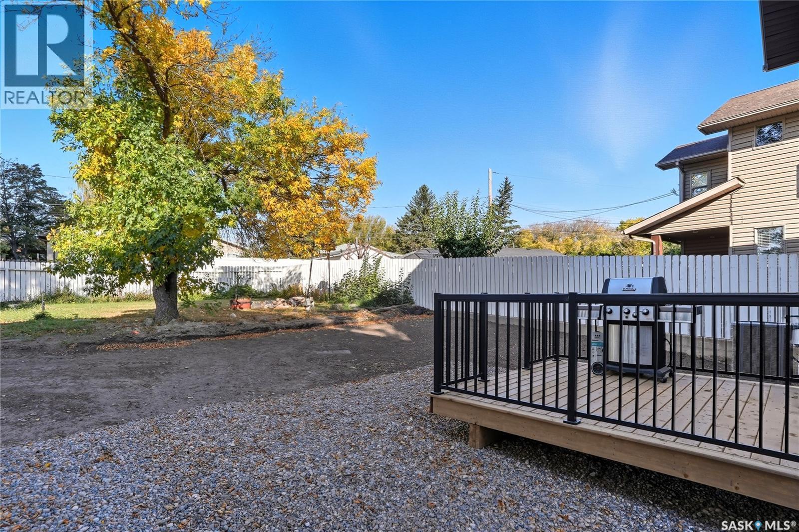 1601B 9Th Avenue N, Saskatoon, SK - Outdoor