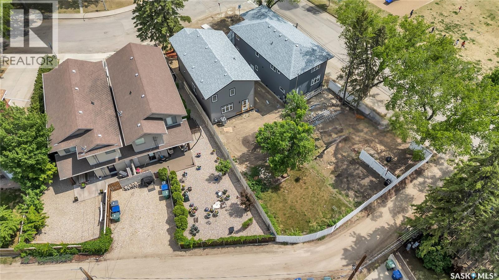 1601B 9Th Avenue N, Saskatoon, SK - Outdoor With View