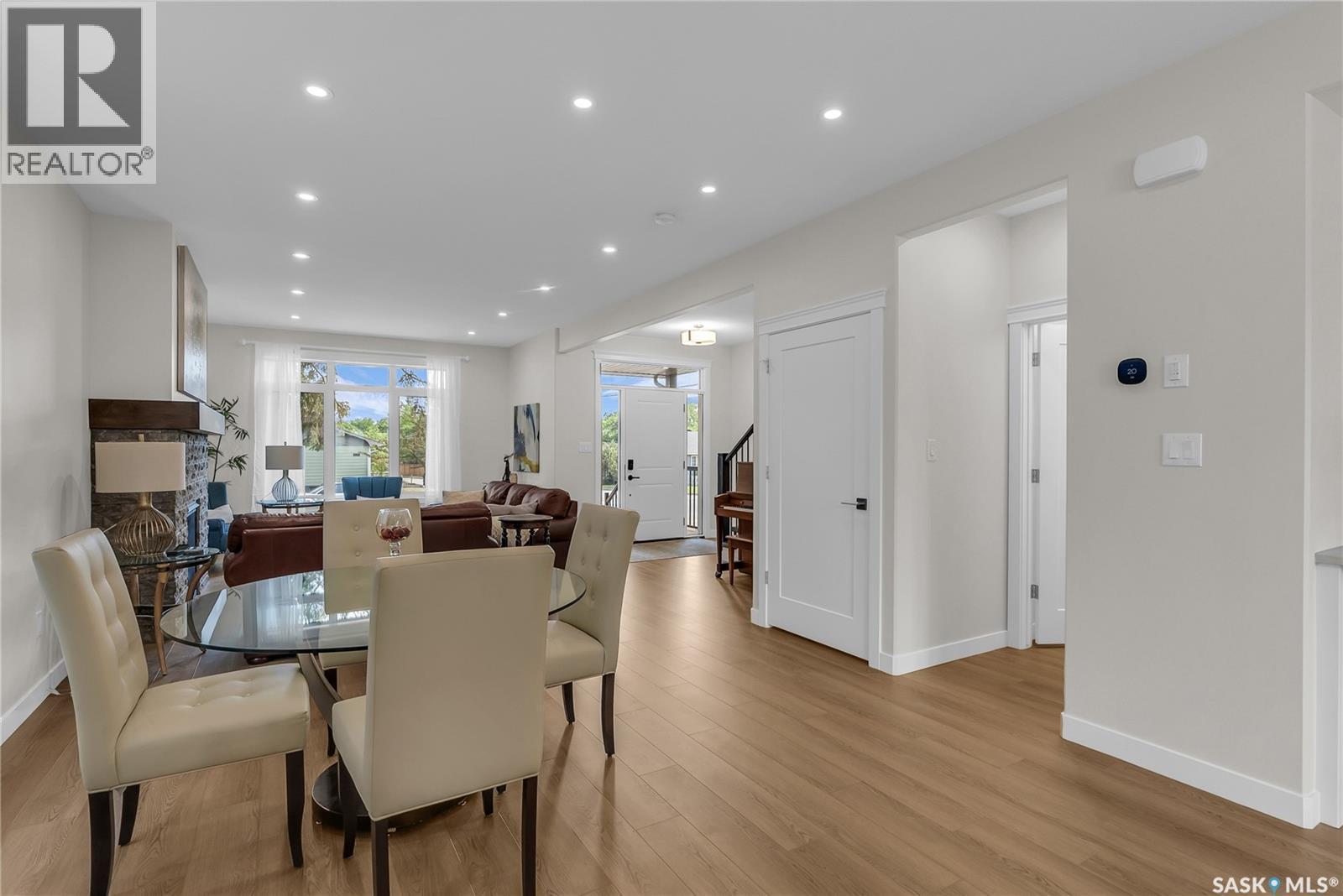 1601B 9Th Avenue N, Saskatoon, SK - Indoor Photo Showing Dining Room
