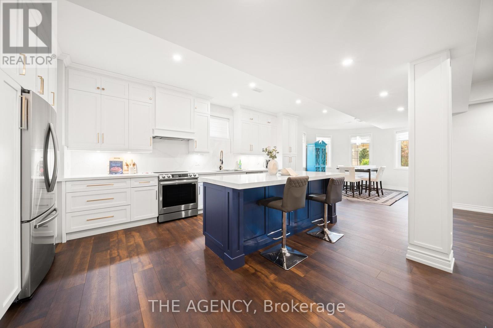 28 Chuck Ormsby Crescent, King, ON - Indoor Photo Showing Kitchen With Upgraded Kitchen