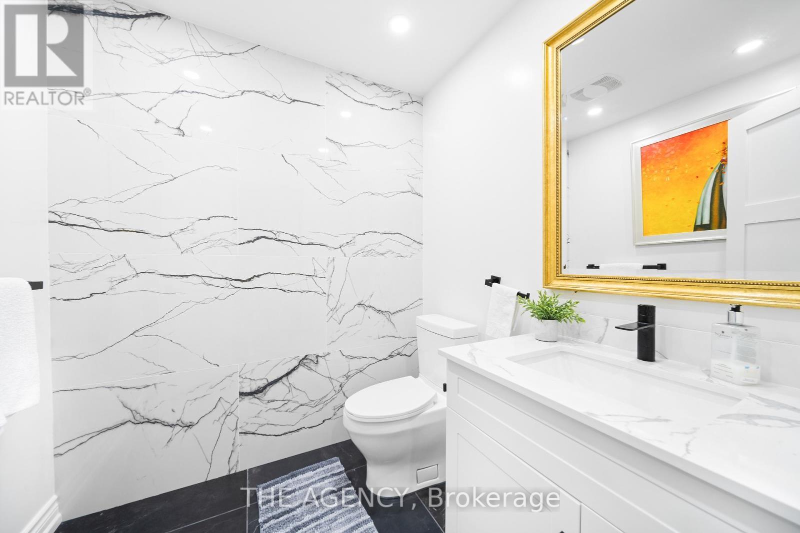 28 Chuck Ormsby Crescent, King, ON - Photo Showing Bathroom