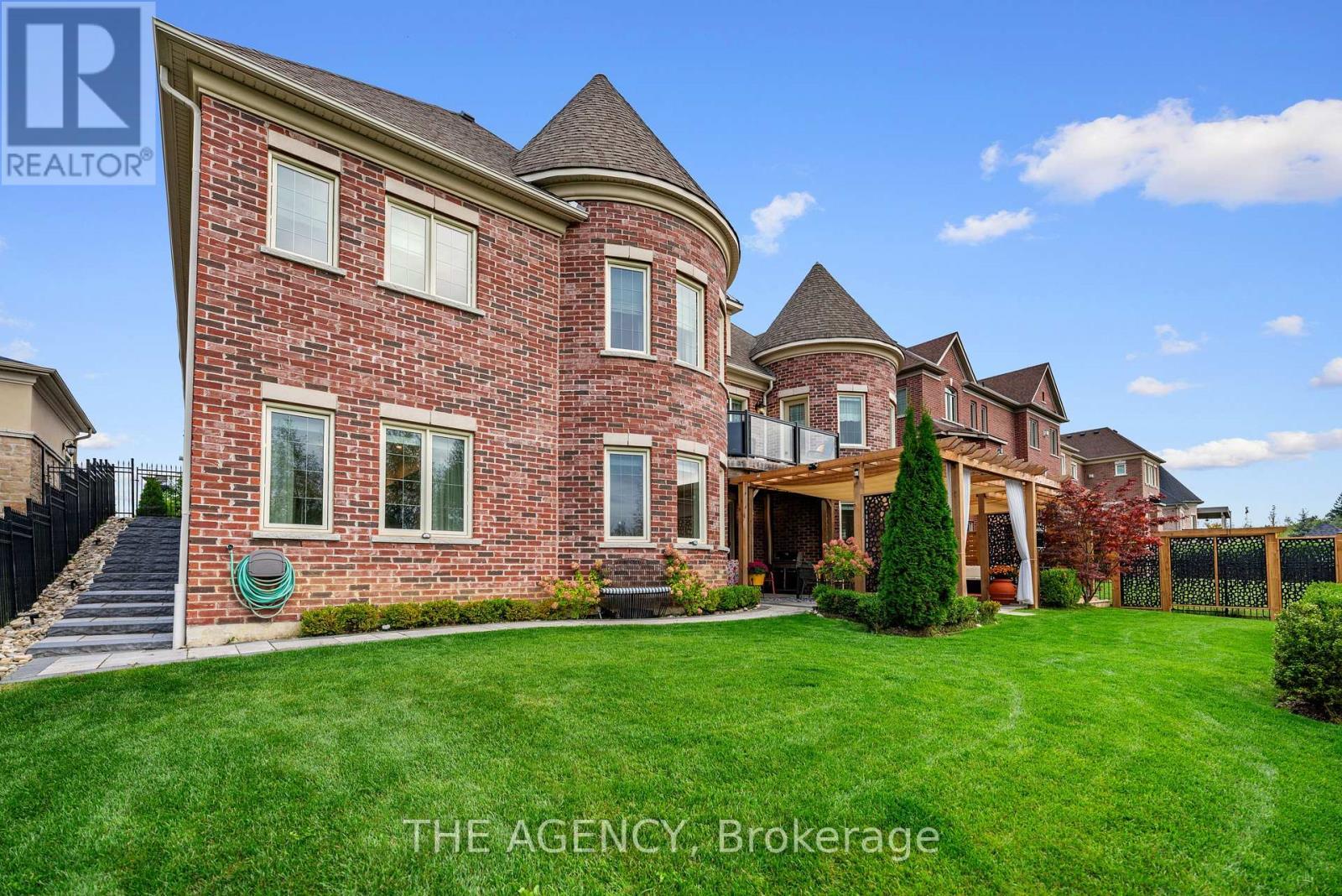 28 Chuck Ormsby Crescent, King, ON - Outdoor