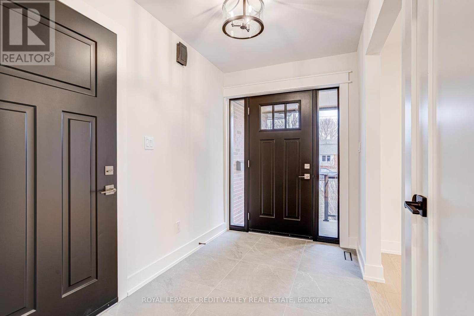 500 Selsey Drive, Mississauga, ON - Indoor Photo Showing Other Room