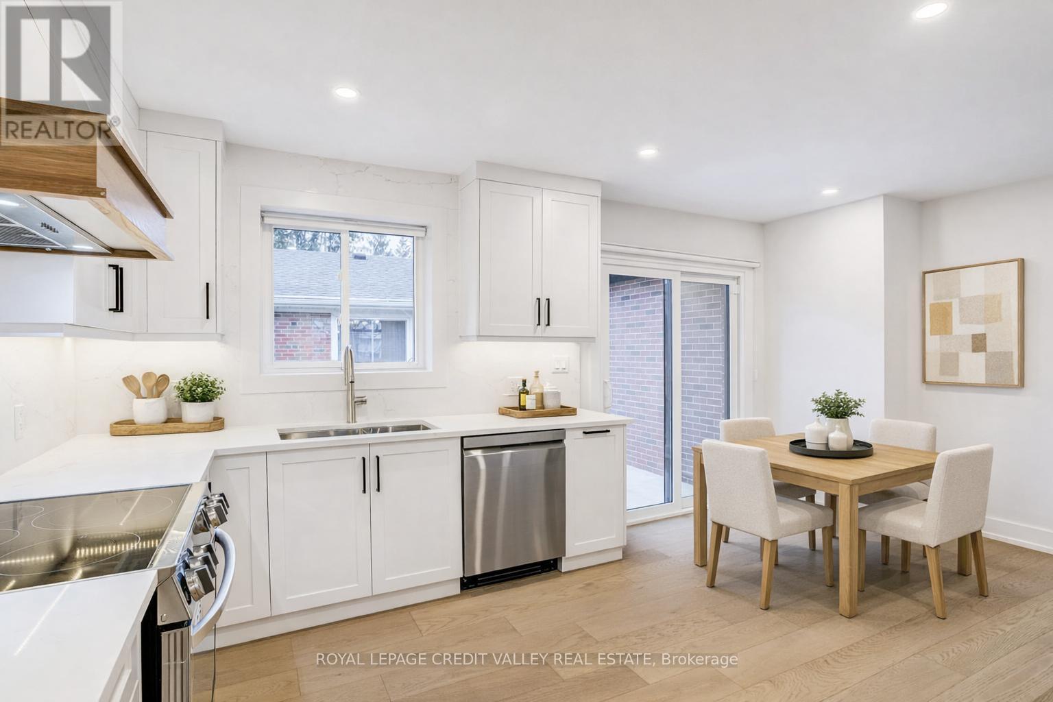 Virtually staged kitchen - 500 Selsey Drive, Mississauga, ON - Indoor