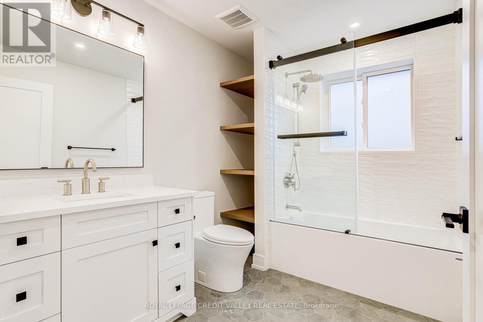 500 Selsey Drive, Mississauga, ON - Indoor Photo Showing Bathroom