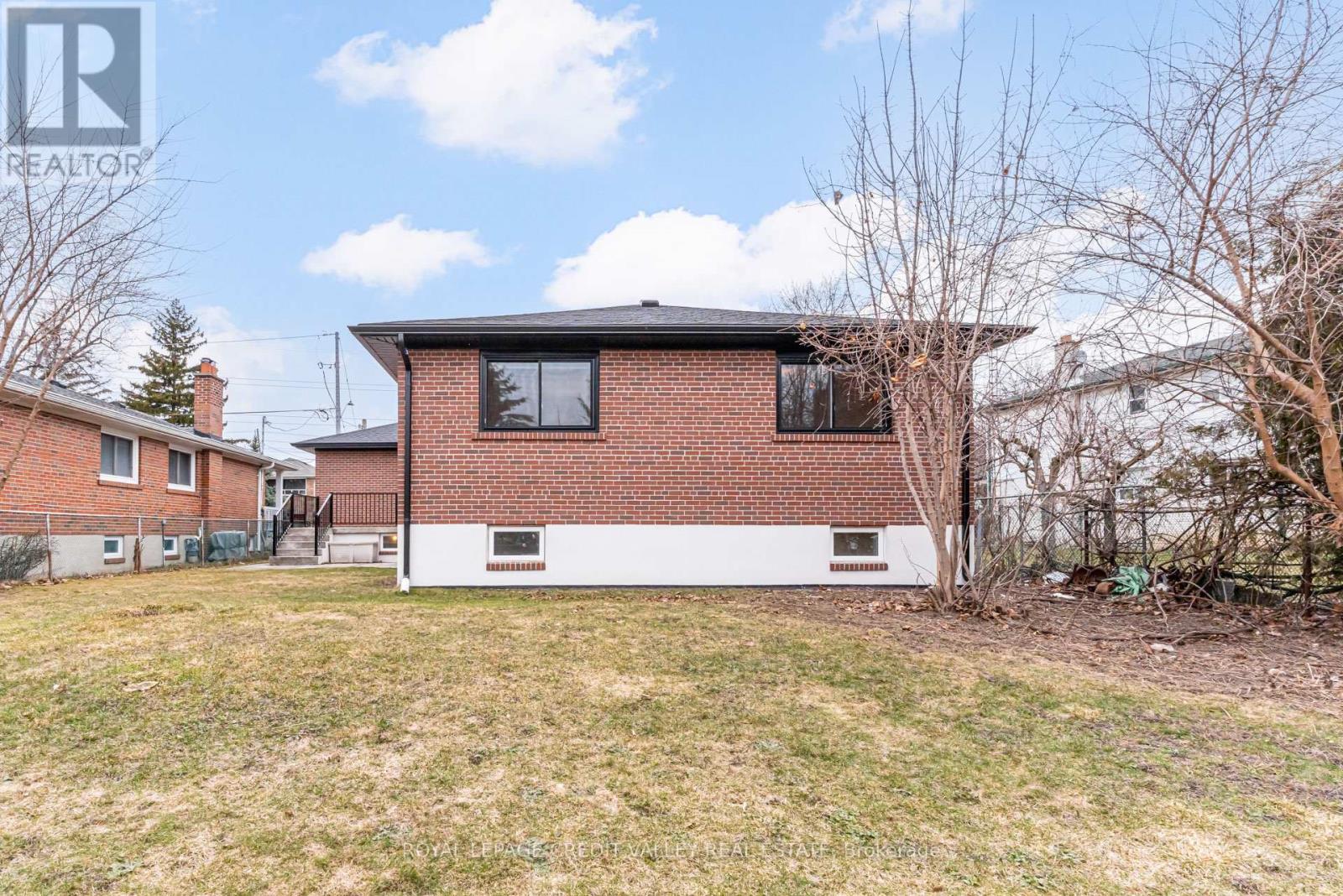 500 Selsey Drive, Mississauga, ON - Outdoor