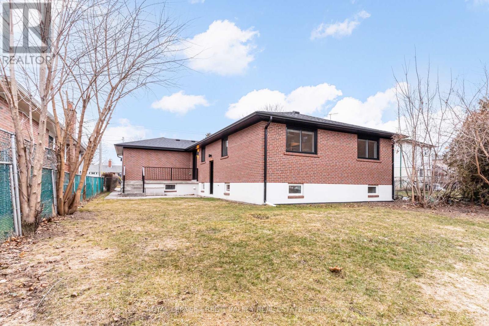 500 Selsey Drive, Mississauga, ON - Outdoor With Exterior