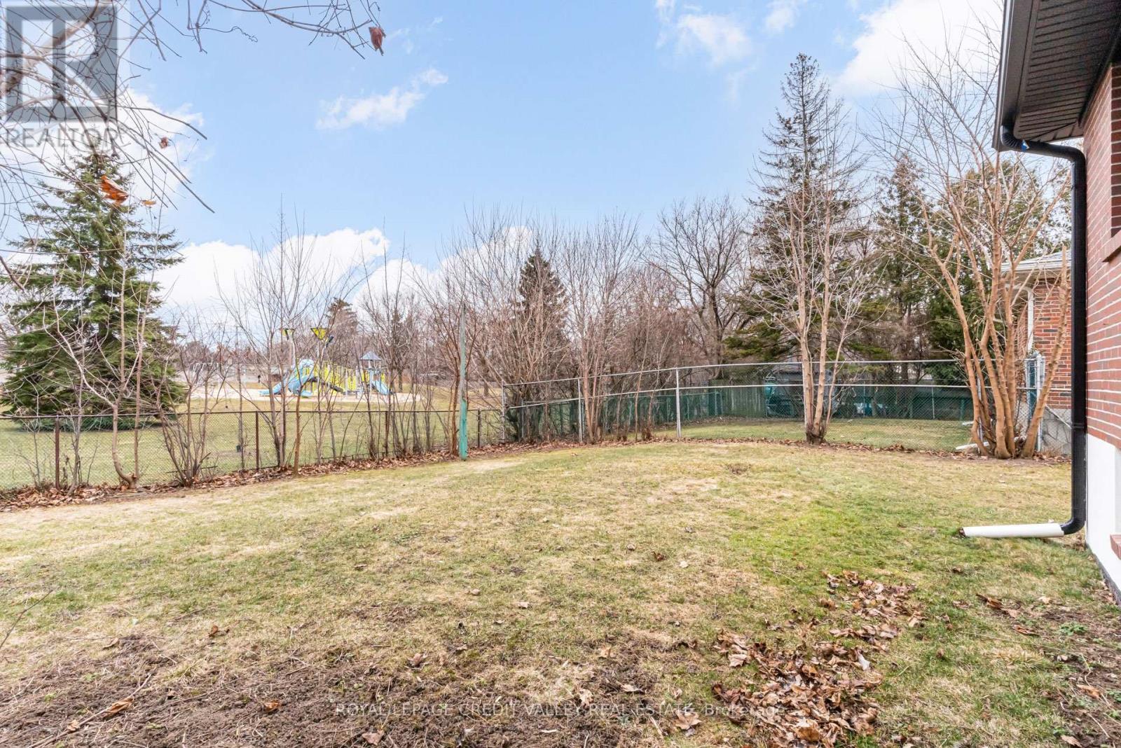 500 Selsey Drive, Mississauga, ON - Outdoor