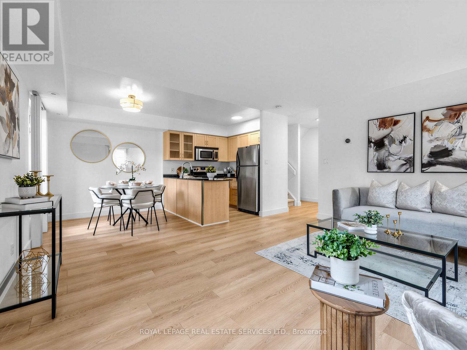 515 - 46 East Liberty Street, Toronto, ON - Indoor Photo Showing Living Room