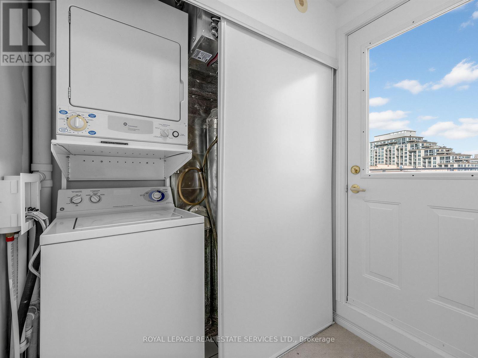 515 - 46 East Liberty Street, Toronto, ON - Indoor Photo Showing Laundry Room