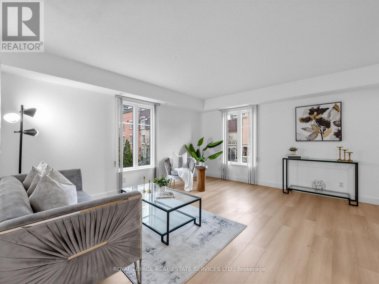 515 - 46 East Liberty Street, Toronto, ON - Indoor Photo Showing Living Room