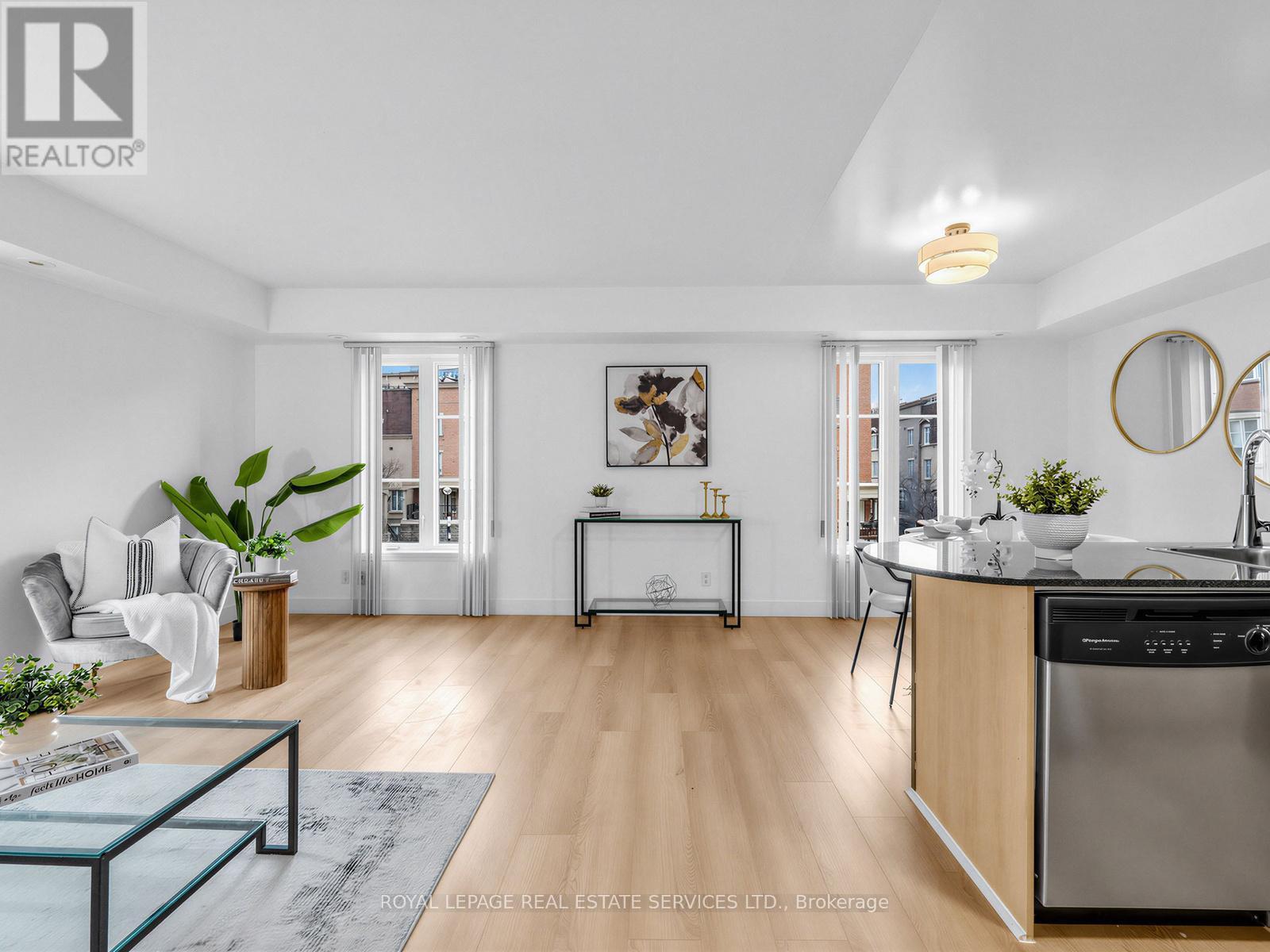 515 - 46 East Liberty Street, Toronto, ON - Indoor Photo Showing Living Room